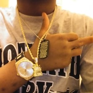 Meet your Posher, Devin